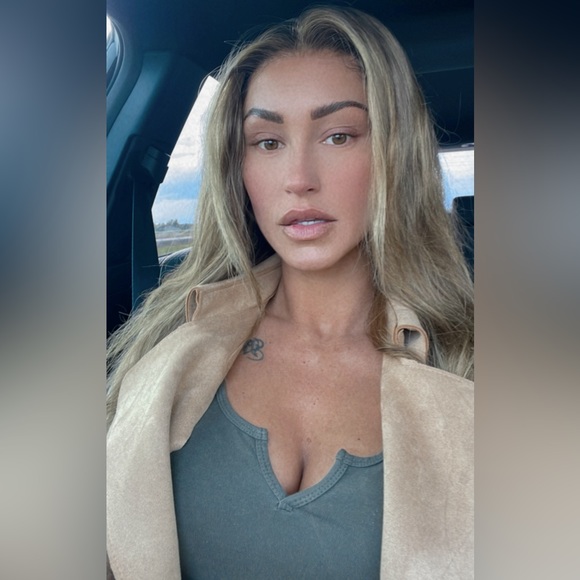 Tresses by Jules full handtied wig - Picture 10 of 13